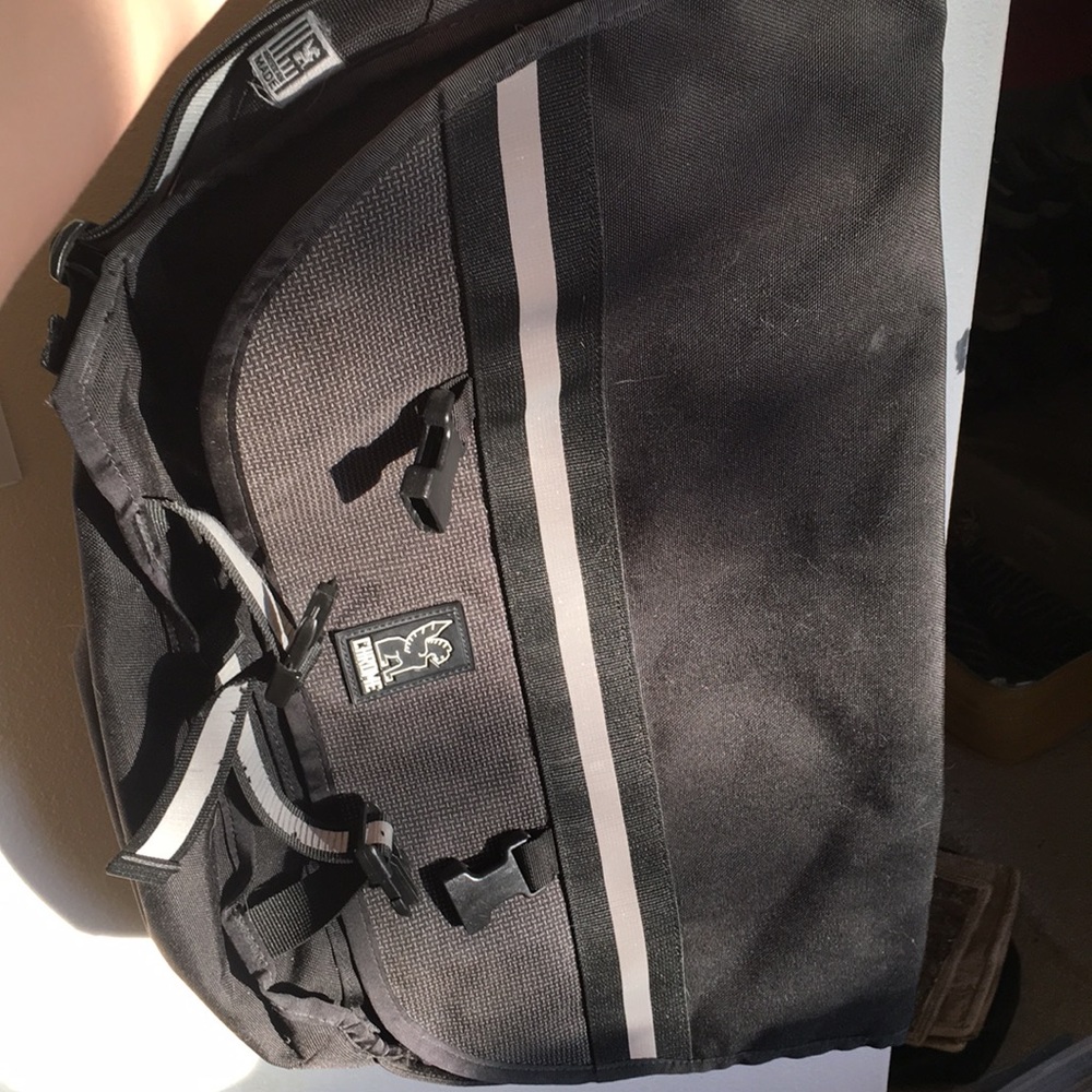 Crossbody chrome black bag